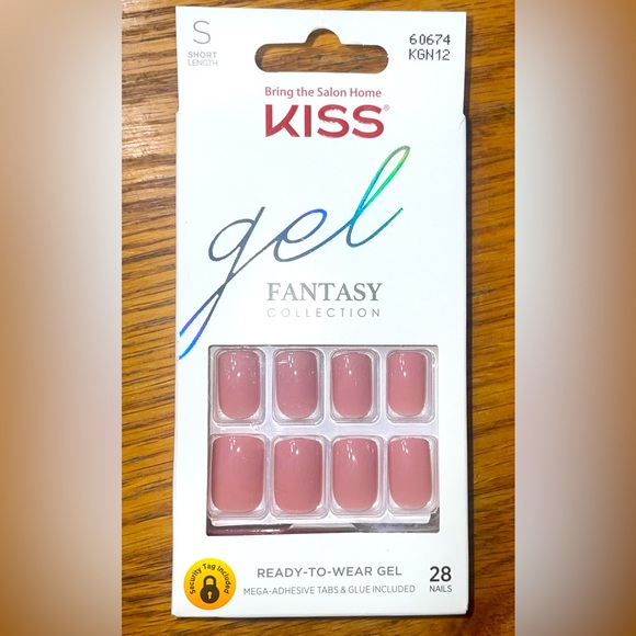 NWT/NIB- 5 boxes- KISS press on/glue on nails - Picture 5 of 6